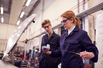 The Future of Industrial Wiping Materials: From Cotton Rags to Nonwoven Wipes