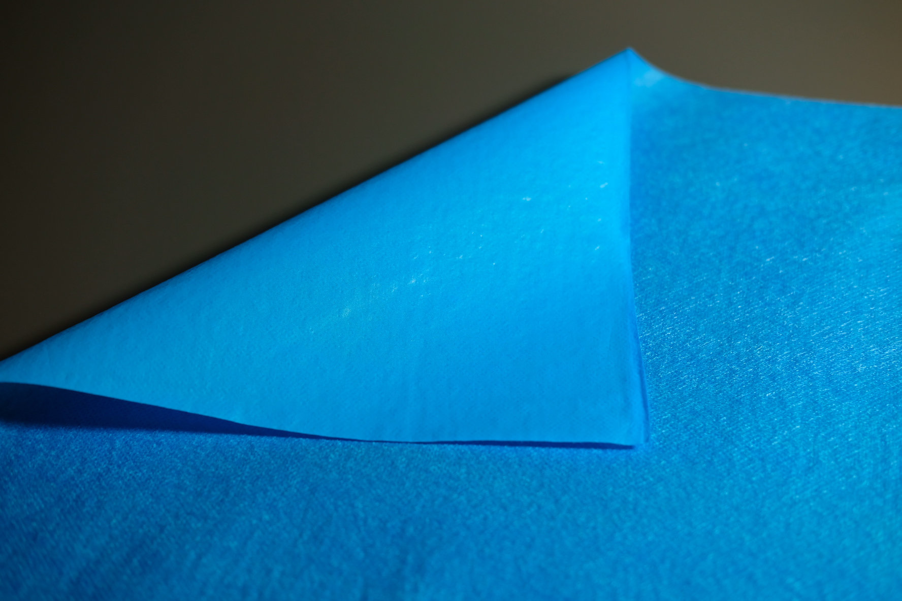 Spunbond laminated PE film nonwoven material used for medical bed sheets and drapes